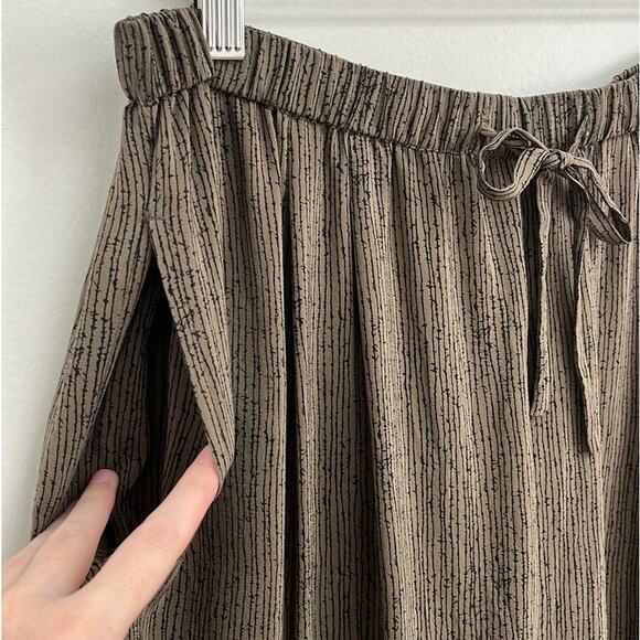 Silk Club Collection 100% Silk Drawstring Pull-on Loose Flowy Pants - Large - Picture 7 of 11